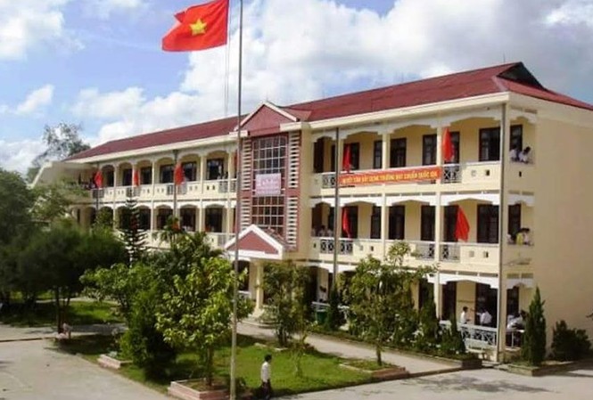 Một trường phổ thông có đến 4 phó hiệu trưởng: Bất thường? Trường THPT An Lương Đông hiện có 4 phó hiệu trưởng, vượt quá số lượng quy định. Ảnh: nguồn Facebook.