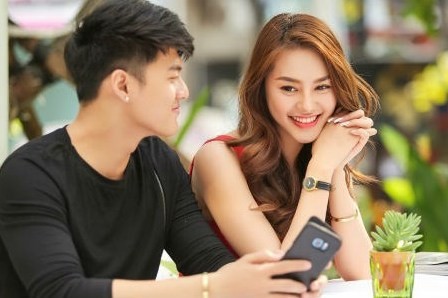Linh Chi nói gì về tin đồn chia tay Lâm Vinh Hải? Linh Chi và Lâm Vinh Hải từng khiến dư luận dậy sóng khi công khai chuyện tình cảm.