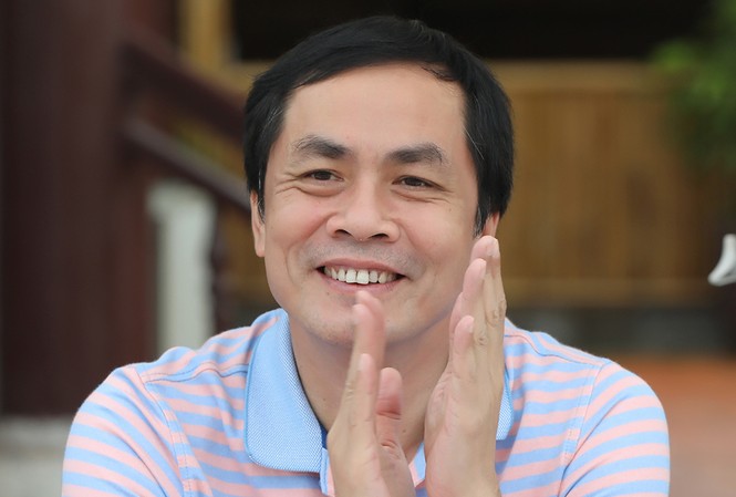 Phó trưởng BGK cuộc thi HHVN nói gì về phần thi Người đẹp du lịch? Nhà thơ Hữu Việt cho rằng phần thi Người đẹp du lịch là một sáng kiến trong khuôn khổ cuộc thi HHVN 2018. Ảnh: Hồng Vĩnh.