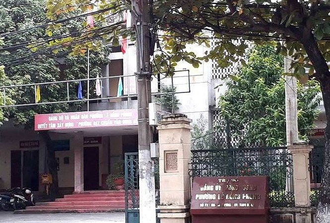 Chủ tịch phường ký xác nhận cho vợ vay vốn thoát nghèo Trụ sở UBND phường Lê Hồng Phong, nơi Chủ tịch ký xác nhận cho nhiều cán bộ vay vốn sử dụng sai mục đích. Ảnh: TH