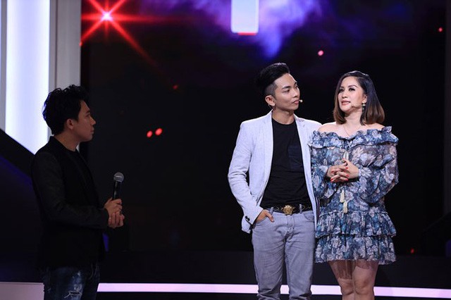 Trấn Thành rơi nước mắt khi Khánh Thi kể về sóng gió bên Phan Hiển Trấn Thành xúc động trước câu chuyện tình của Khánh Thi- Phan Hiển.