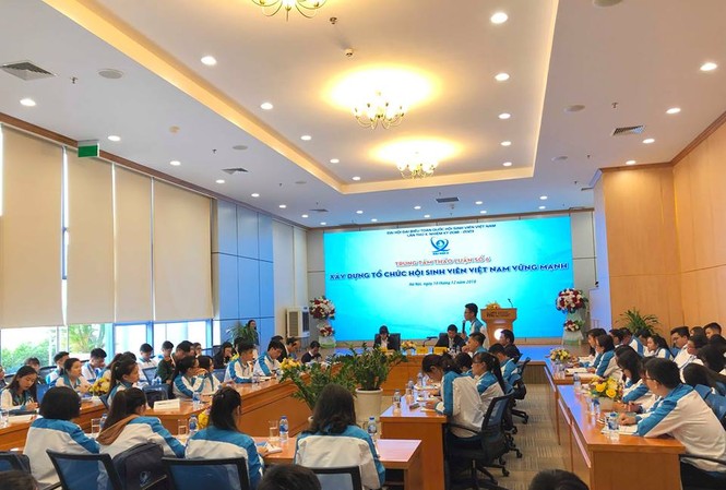 Dùng mạng xã hội kết nối tổ chức Hội Sinh viên Việt Nam Toàn cảnh buổi thảo luận với chủ đề "Xây dựng tổ chức Hội Sinh viên Việt Nam vững mạnh” diễn ra chiều 10/12 tại Đại học Kinh tế Quốc dân.