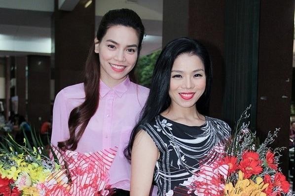 Showbiz 27/2: Lệ Quyên tuyên bố hết duyên với Hồ Ngọc Hà Showbiz 27/2: Lệ Quyên tuyên bố hết duyên với Hồ Ngọc Hà