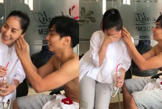 Quà 8/3 bất ngờ của Phan Hiển khiến Khánh Thi bật khóc Khánh Thi không cầm được nước mắt trước món quà bất ngờ của ông xã. Ảnh cắt từ clip.
