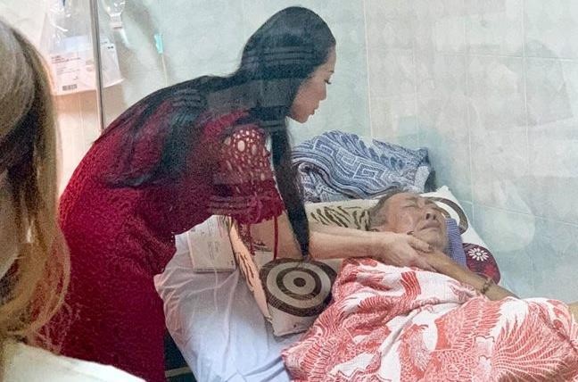 Tin mới nhất về sức khỏe của nghệ sĩ Lê Bình Á hậu Trịnh Kim Chi phủ nhận tin nghệ sĩ Lê Bình hôn mê.