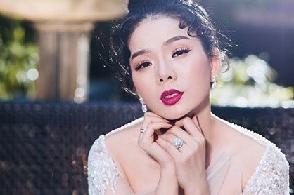 Showbiz 17/4: Bị nghi ‘đá xéo’ Đông Nhi, Lệ Quyên nói gì? Showbiz 17/4: Bị nghi ‘đá xéo’ Đông Nhi, Lệ Quyên nói gì?