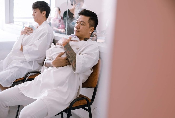 Tuấn Hưng tiết lộ Lý Hải có con thứ 5 ở tuổi U60 Thông tin vợ chồng Lý Hải sinh con thứ 5 có thể chỉ là lời trêu đùa của nam ca sĩ Tuấn Hưng.