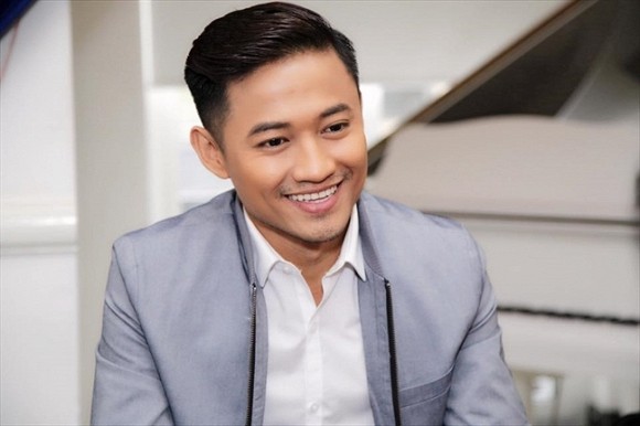 Showbiz 25/9: Quý Bình lần đầu tiết lộ về bạn gái đại gia Nam diễn viên Quý Bình.
