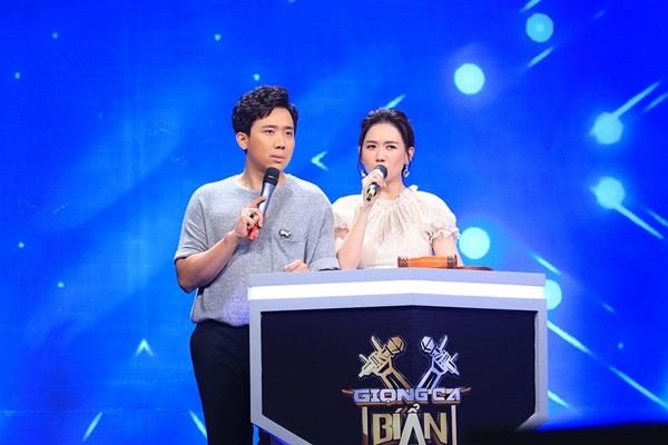 Hari Won ‘tố’ Trấn Thành mập do ‘khẩu nghiệp’ trên sóng truyền hình Trấn Thành 'đứng hình' khi bị bà xã 'đá xéo' trên sóng truyền hình.