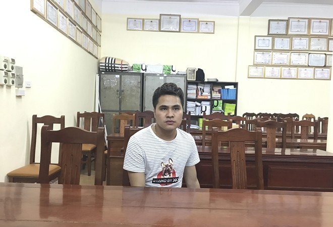 Hotboy vận chuyển thuê 5 bánh heroin lấy 25 triệu Với gương mặt điển trai, có vẻ hiền lành nên Đức đã vận chuyển chót lọt nhiều chuyến ma túy *ảnh: Huyền Mỹ