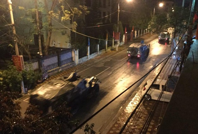 Đoàn xe thiết giáp tuần tra, bảo vệ khu vực Đồng Đăng Đoàn xe thiết giáp Lạng Sơn xuyên đêm lên biên giới .Ảnh: Duy Chiến