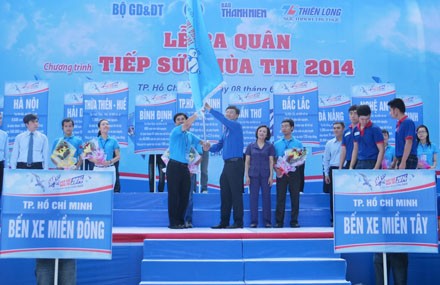 4000 sinh viên xuất quân tiếp sức mùa thi 4000 sinh viên xuất quân tiếp sức mùa thi
