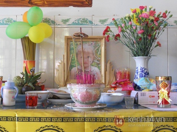 Rùng rợn, cho con “tắm xăng” vì chồng có tính “đào hoa” Di ảnh bé Nguyễn Như Ý.