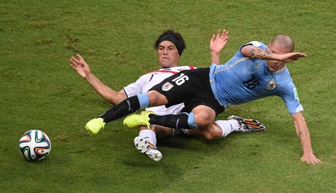 RADIO WORLD CUP sáng 15/6: Uruguay chết nghẹn dù gặp mồi ngon RADIO WORLD CUP sáng 15/6: Uruguay chết nghẹn dù gặp mồi ngon