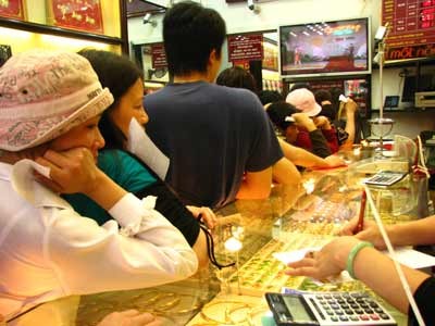 Vàng cuối tuần đi ngang, USD tiếp tục đà giảm Vàng cuối tuần đi ngang, USD tiếp tục đà giảm