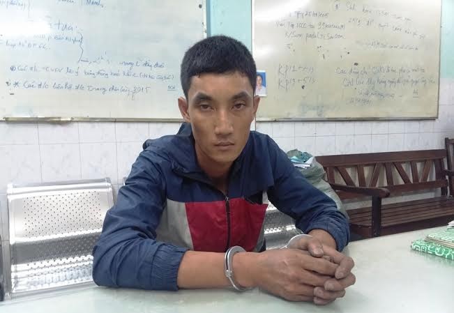 Phạt kẻ đột nhập nhà thờ trộm đồ rồi núp trong chuồng bồ câu Hiến tại cơ quan công an. Ảnh CA cung cấp