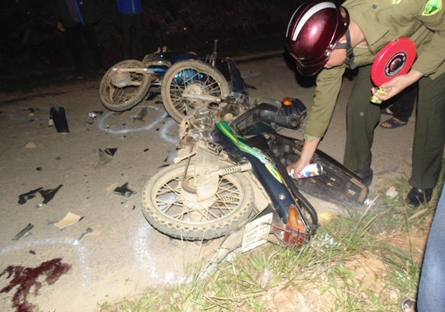 3 người nguy kịch sau cú đâm kinh hoàng lúc chiều tối Lực lượng chức năng tiến hành điều tra, làm rõ vụ việc