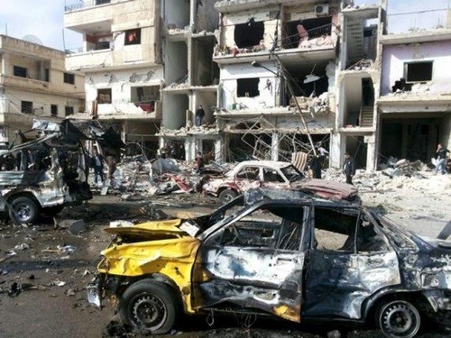 Đánh bom kép ở Syria, ít nhất 146 người thương vong Hiện trường vụ đánh bom. Ảnh: Reuters