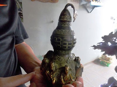 Đổ xô xem bình hồ lô cổ giá chục tỷ ở Quảng Nam Đổ xô xem bình hồ lô cổ giá chục tỷ ở Quảng Nam