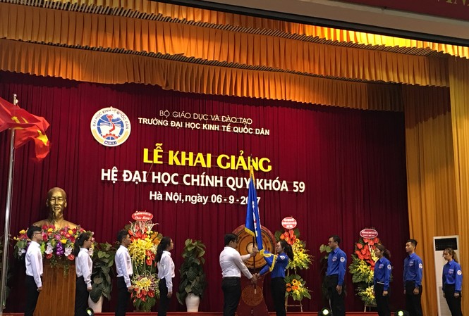 Quỹ học bổng 20 tỷ dành cho sinh viên ĐH Kinh tế quốc dân Quỹ học bổng 20 tỷ dành cho sinh viên ĐH Kinh tế quốc dân
