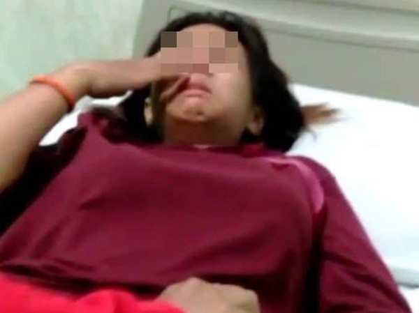 Phẫn nộ nữ sinh bị 12 bạn học đánh hội đồng, tấn công tình dục Ngày 8/4, Audrey được đưa đến bệnh viện để điều trị chấn thương ở đầu và ngực.