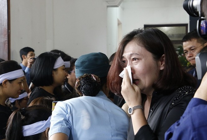 Thắm đượm tình quân dân trong lễ truy điệu hai phi công Su-22 Thắm đượm tình quân dân trong lễ truy điệu hai phi công Su-22