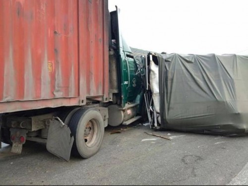 Tai nạn liên hoàn trên đoạn đường tránh quốc lộ 1A Tai nạn liên hoàn trên đoạn đường tránh quốc lộ 1A