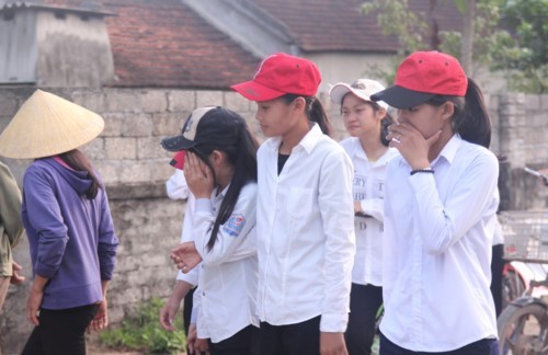 Nữ sinh sống sót trong vụ 5 em bị đuối nước kể lại giây phút kinh hoàng Nữ sinh sống sót trong vụ 5 em bị đuối nước kể lại giây phút kinh hoàng