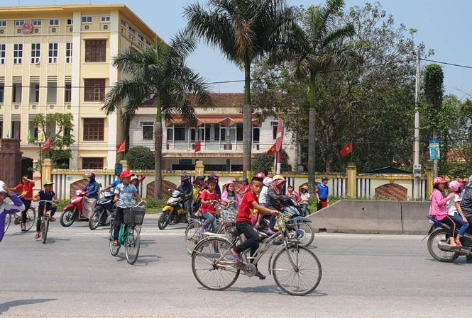 'Điểm đen' chết người chạy qua 3 trường học giải quyết thế nào? 'Điểm đen' chết người chạy qua 3 trường học giải quyết thế nào?