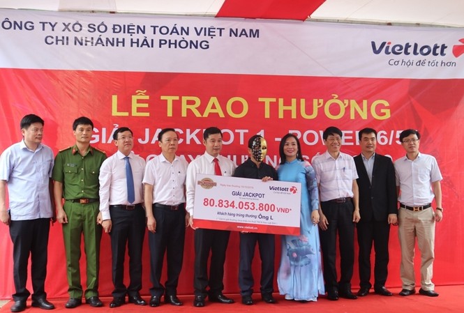 Người đàn ông Nghệ An trúng Vietlott Jackpot hơn 80 tỷ đồng Người đàn ông Nghệ An trúng Vietlott Jackpot hơn 80 tỷ đồng