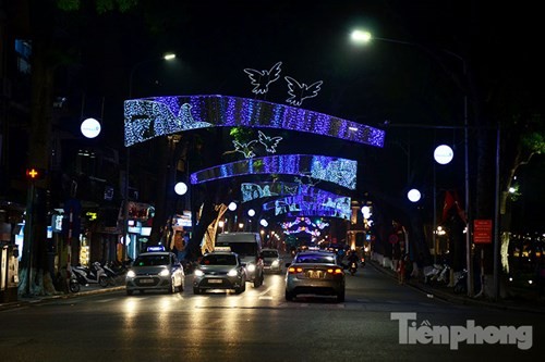 Hà Nội điều chỉnh tên gọi, tiến độ cuộc thi thiết kế đèn trang trí Hà Nội điều chỉnh tên gọi, tiến độ cuộc thi thiết kế đèn trang trí