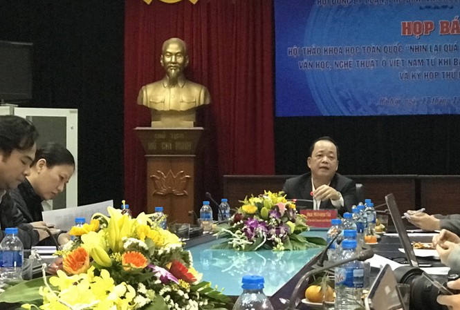 Quá trình xã hội hoá: Một số đơn vị tự tung tự tác Hội đồng Lý luận, phê bình Văn học nghệ thuật Trung ương tổ chức hội thảo khoa học mổ xẻ quá trình xã hội hoá. Ảnh: Nguyên Khánh