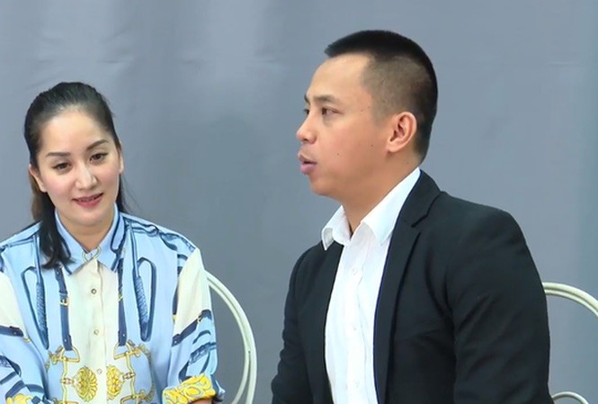 Ban Tổ chức nói có sơ suất nhưng kết quả không sai Khánh Thi- Chí Anh chấp nhận những hệ lụy để đòi lại sự công bằng cho học trò. Trước đó, họ cùng xuất hiện trong clip livestream để chia sẻ về vụ việc này.
