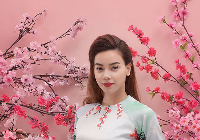Hồ Ngọc Hà sẽ khác khi hát ở “Vang mãi giai điệu Tổ quốc” Hình ảnh Hồ Ngọc Hà khác với các chương trình giải trí khi đứng trên sân khấu "Vang mãi giai điêu Tổ quốc"