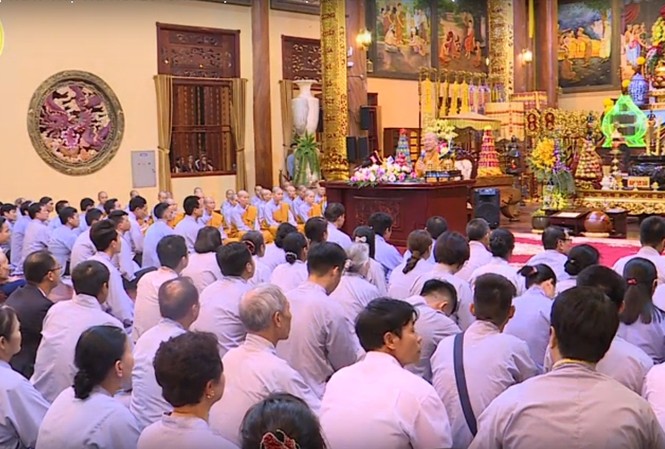 Giáo hội Quảng Ninh từng cảnh báo, bị quy chụp 'ganh tị với chùa Ba Vàng' Trụ trì chùa Ba Vàng trực tuyến buổi thuyết pháp tối 21/3, bất chấp ý kiến của Giáo hội PGVN