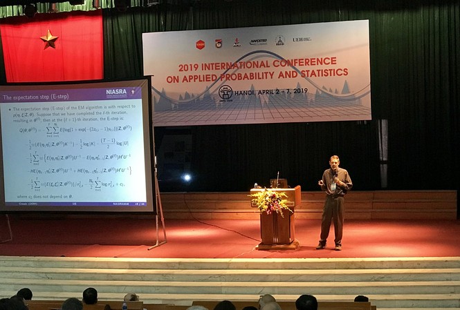 70 nhà khoa học quốc tế bàn về thống kê và xác suất ứng dụng Các nhà khoa học trong nước và quốc tế trao đổi về thống kê và xác suất ứng dụng