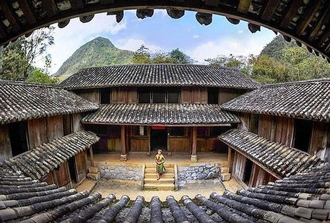 Xung quanh chuyện cháu nội vua Mèo định 'đóng cửa' dinh thự họ Vương Cháu nội vua Mèo tuyên bố tạm "đóng cửa" dinh thự họ Vương-di tích quốc gia