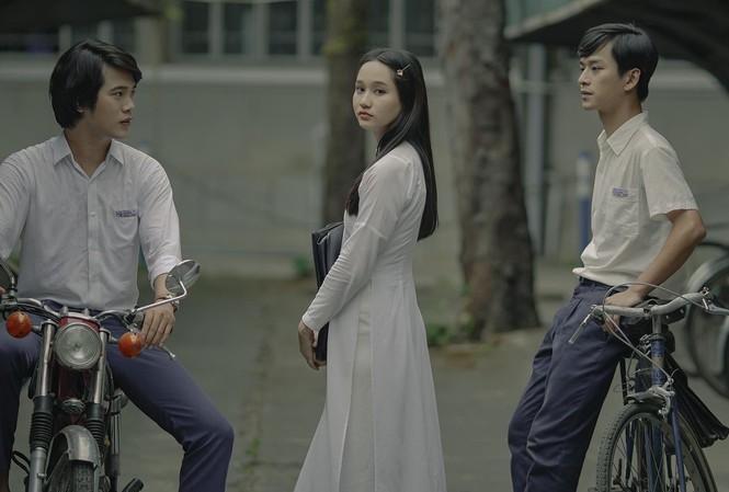 'Mắt biếc' của Victor Vũ tung bộ ảnh tựu trường gây thương nhớ Hình ảnh tựu trường gây thương nhớ của "Mắt biếc"