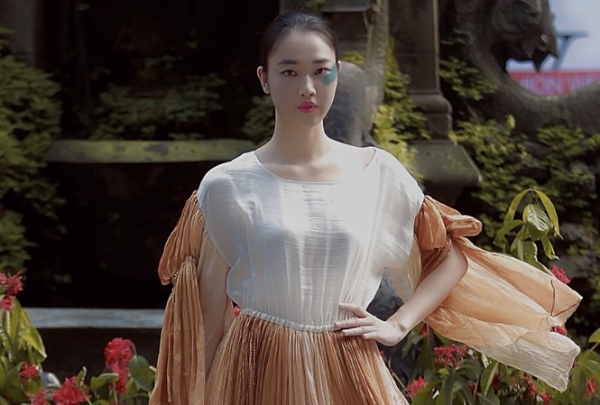 Tuần lễ Thời trang Xuân Hè 2020 rực nắng Tuần lễ Thời trang Xuân Hè 2020 diễn ra ở Vườn hoa Con Cóc. Ảnh: Việt Anh
