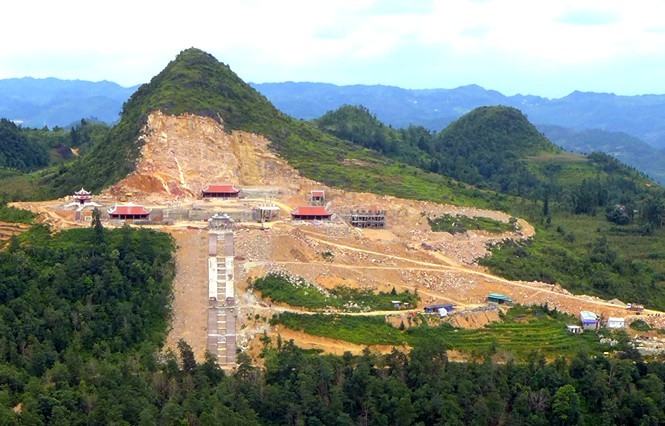 Bộ Văn hóa lên tiếng về công trình tâm linh khủng ở Hà Giang Bộ Văn hóa đề nghị Hà Giang thực hiện đúng quy hoạch Thủ tướng khi xây dựng hai dự án lớn trong Cao nguyên đá Đồng Văn