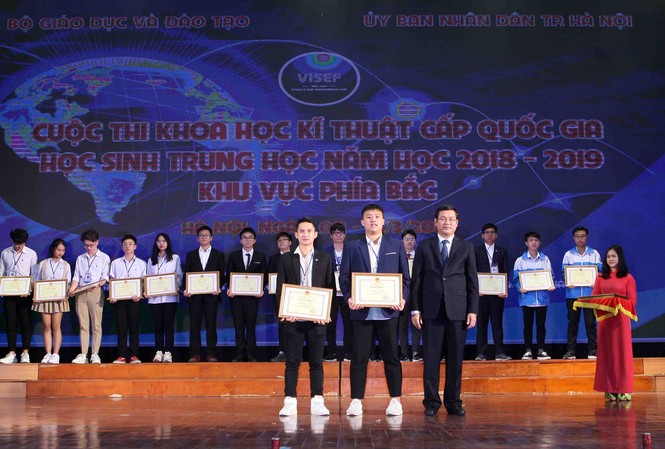 Bộ Giáo dục chấm thẩm định cuộc thi Khoa học kỹ thuật: Kết quả không đổi Phụ huynh cho rằng, kết quả không thuyết phục