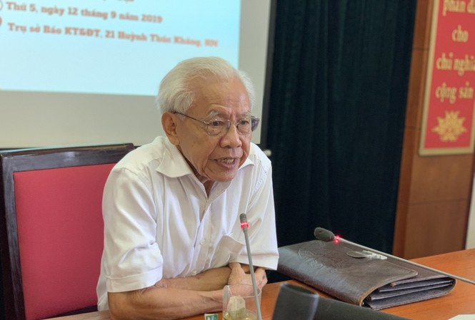 GS Hồ Ngọc Đại: Tôi không bất ngờ việc sách giáo khoa bị loại ngay từ vòng 1 GS Hồ Ngọc Đại trao đổi với báo chí ngày 12/9