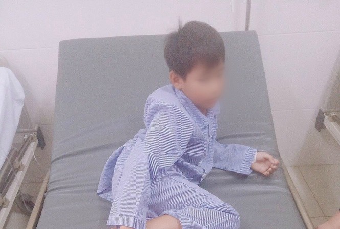 Trưởng phòng GD&ĐT: 19 bạn bị xịt hơi cay là rất bất ngờ Học sinh lớp 6A bị ảnh hưởng bởi hơi cay