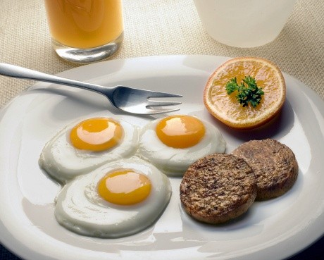 Ăn trứng ngừa ung thư vú, đột quỵ và đau tim Ăn trứng ngừa ung thư vú, đột quỵ và đau tim