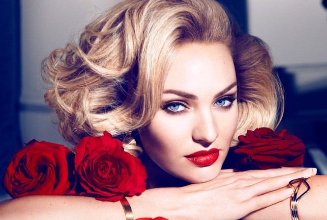 Candice Swanepoel đẹp lộng lẫy hút ánh nhìn Candice hóa thân thành “quả bom gợi cảm” nổi tiếng một thời Marily Monroe để giới thiệu dòng son mang chính tên của huyền thoại điện ảnh này.