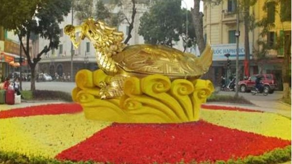 'Tượng rùa vàng 10 tấn là quá phô trương' 'Tượng rùa vàng 10 tấn là quá phô trương'