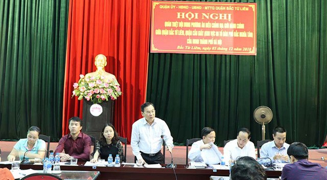 Hà Nội chuyển 8 tổ dân phố về quận Cầu Giấy Bí thư Quận ủy Bắc Từ Liêm Trương Quang Thiều phát biểu tại hội nghị.