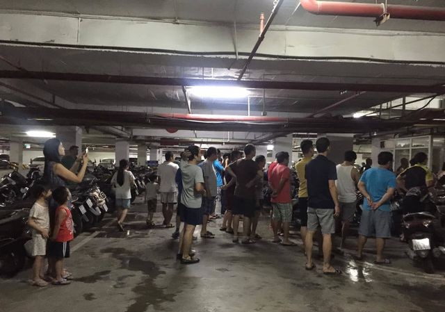Hà Nội: Chung cư Hapulico cháy ở tầng hầm, cư dân hoảng loạn Hà Nội: Chung cư Hapulico cháy ở tầng hầm, cư dân hoảng loạn