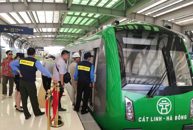 Tàu Cát Linh-Hà Đông vận hành thương mại ra sao? Tàu Cát Linh – Hà Đông sẽ vận hành thương mại chính thức từ tháng 4/2019. Ảnh: T.Đảng