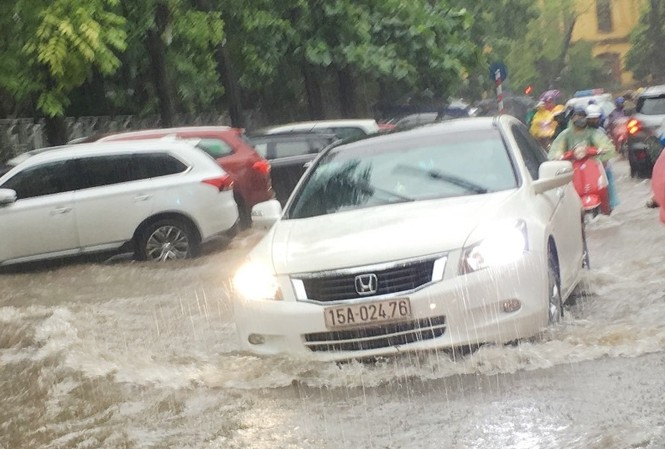 Hà Nội còn 13 ‘điểm đen’ ngập úng mùa mưa 2019 Mùa mưa năm 2019, Hà Nội còn 13 điểm đen ngập úng. Ảnh: T.Đảng